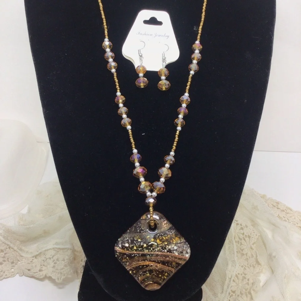 Fashion Beaded & Glass Necklace & Earring Set